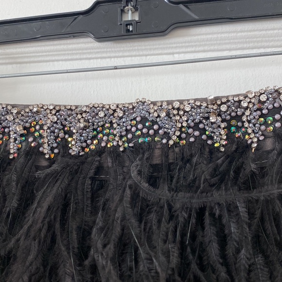 Black Ostrich Feather party skirt - Sherri Hill, size 2 - Picture 3 of 9
